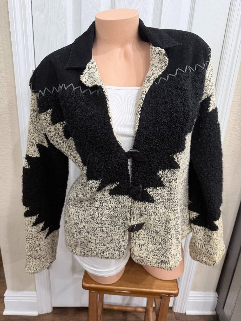 Sandy Starkman Sweater Jacket M Black Cream Southwestern Suede Toggle Cardigan